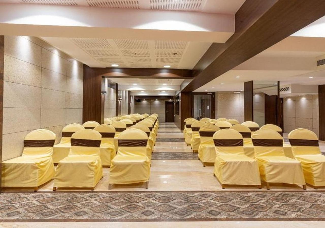 Hotel Laxvas Thane Eksteriør billede